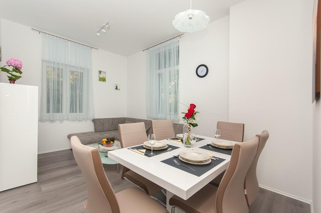 Tanja Apartment Омиш Экстерьер фото