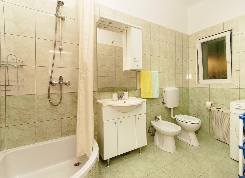 Tanja Apartment Омиш Экстерьер фото
